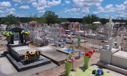 Realizan mantenimiento en el panteón Santa Rosa