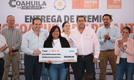 Ganadores del sorteo Coahuila Pa’delane reciben sus premios
