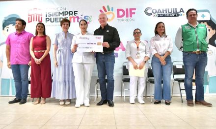 Entrega Román Cepeda apoyos económicos para estudiantes