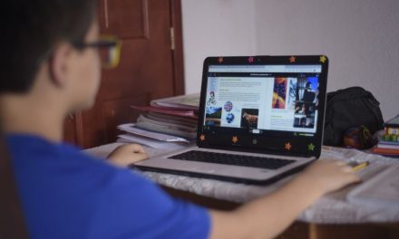 Maestros decidirán su imparten clases en línea ante ola de calor