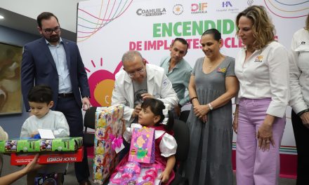 Realizan encendido de implantes cocleares a niños coahuilenses