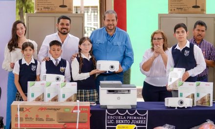 Tomás Gutiérrez fortalece escuelas de Ramos Arizpe