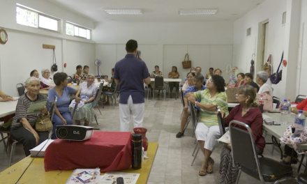 Anuncian coronación de la reina entre las usuarias del INAPAM
