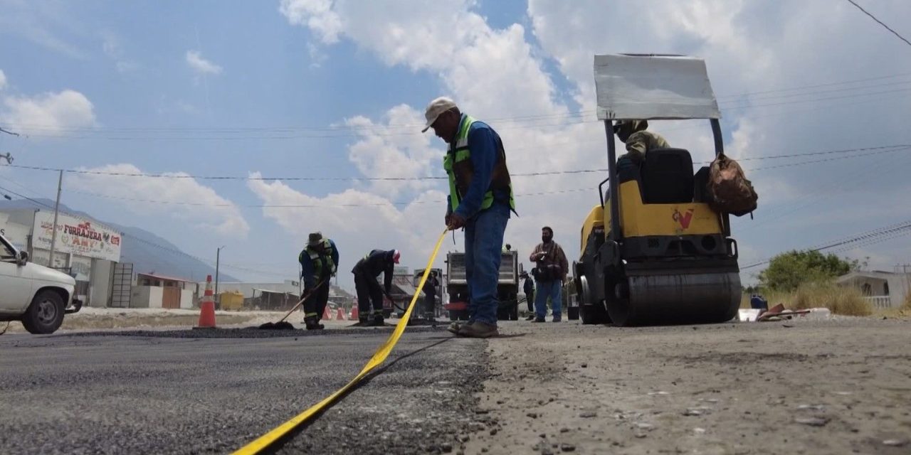 Bachea el gobierno municipal la carretera a Zacatecas a la altura de La Angostura