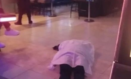 Abuelita pierde la vida en un casino… otros clientes siguieron jugando pese a estar en el suelo