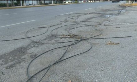 Exceso de cables sobre la calle pueden ocasionar accidentes
