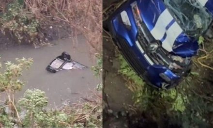 Cinco personas mueren al caer con su auto a las aguas negras en Edomex