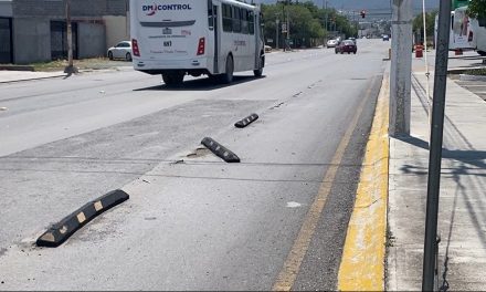 La ciclovía es utilizada como acceso a una plaza comercial al sur de Saltillo