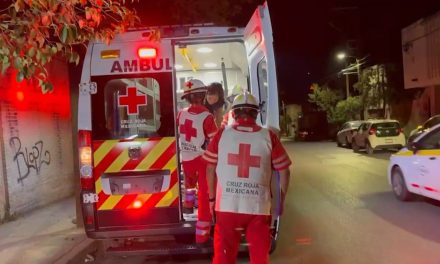 Cobarde conductor atropella a madre e hijo y huye del lugar al sur de Saltillo