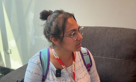 Saltillo: Daniela está desesperada y busca recuperar a su hijo; su padre lo habría vendido