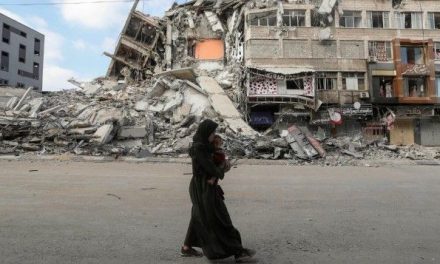 Ministro israelí defiende racionamiento extremo de comida a Gaza