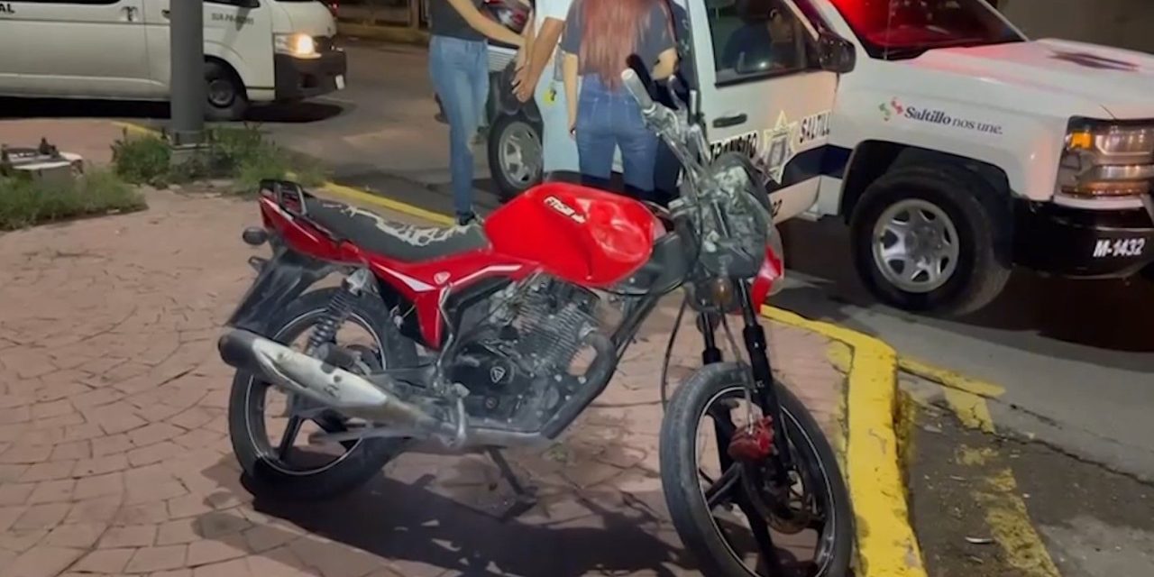 Adolescente grave tras accidente en motocicleta en Saltillo