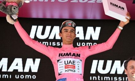 El mexicano Isaac Del Toro hace historia y se convierte en el primer mexicano en liderar el Giro de Italia
