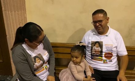 La pequeña Joana da un paso hacia la meta del trasplante de hígado con concierto a beneficio