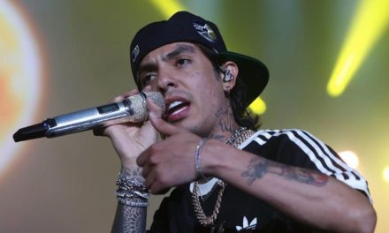 Natanael Cano desafía a las autoridades e intenta canta corridos en la Feria de San Marcos