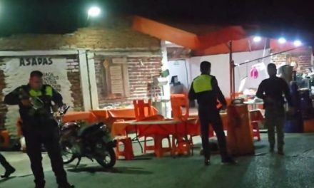 Colaboradores de la Embajada de Estados Unidos son asesinados en una taquería de Jalisco
