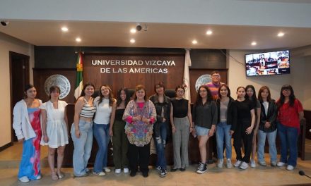 Verónica De Gyves visita a estudiantes y mujeres abogadas en Coahuila