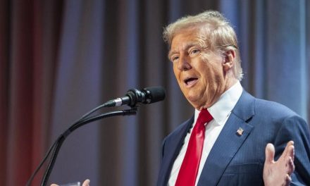 Aprueban reforma fiscal de Trump en Estados Unidos; incluye impuesto de 3.5% a remesas