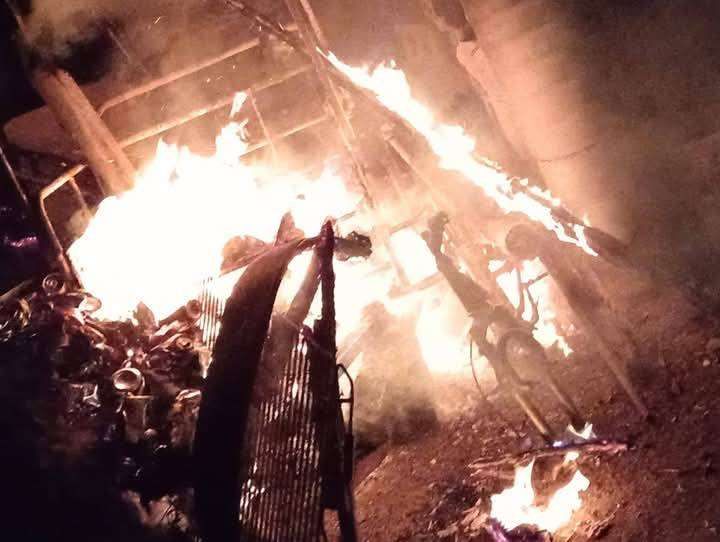 Bomberos de Múzquiz sofocan incendio en Villa de Palaú