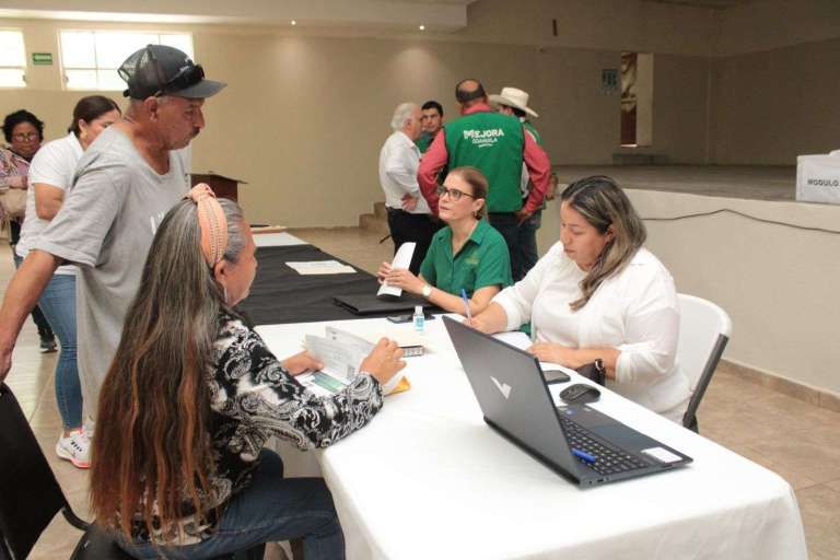 Gestiona Laura Jiménez un módulo itinerante de escrituración