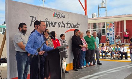 Gobierno de Acuña lleva beneficios a las escuelas