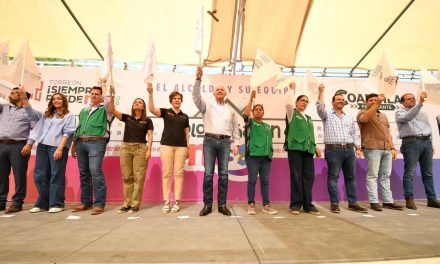 Román Cepeda arranca construcción de techumbre y rehabilitación de plaza