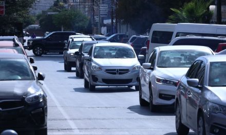 Multan a operadores de vehículos por plataforma que trabajan sin registro