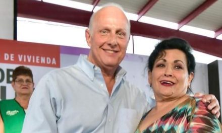 Román Alberto Cepeda González arranca programa de entrega de impermeabilizantes