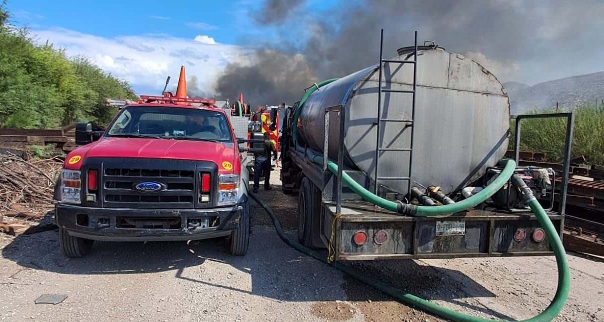 Torreón: Controlan incendio en patios de Ferromex