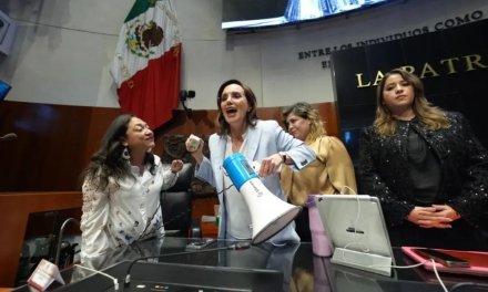 Lilly Téllez llama ladrón a Juan Ferrer