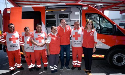 Javier Díaz reafirma apoyo a la Cruz Roja Saltillo