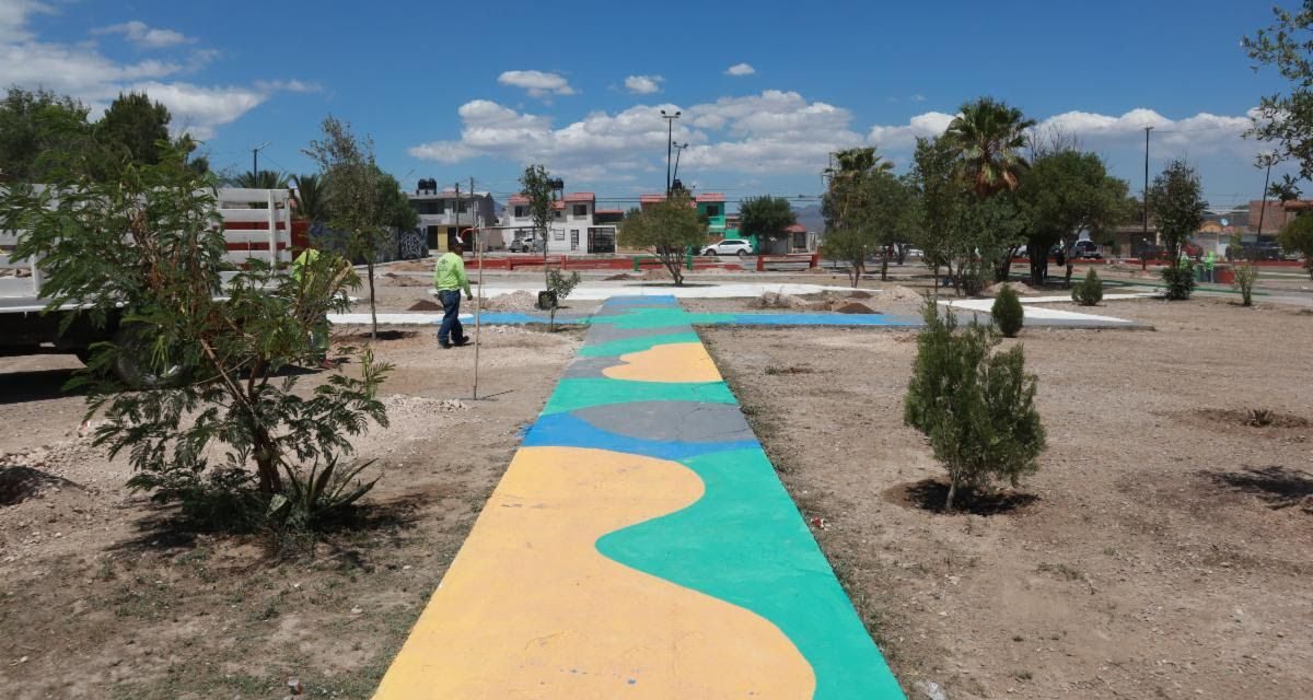 Gobierno de Saltillo interviene plaza pública en Mirasierra