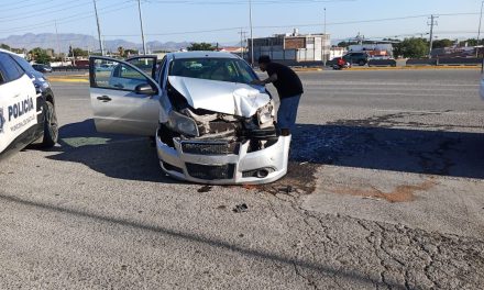 Transporte de personal ocasiona aparatoso accidente en Saltillo