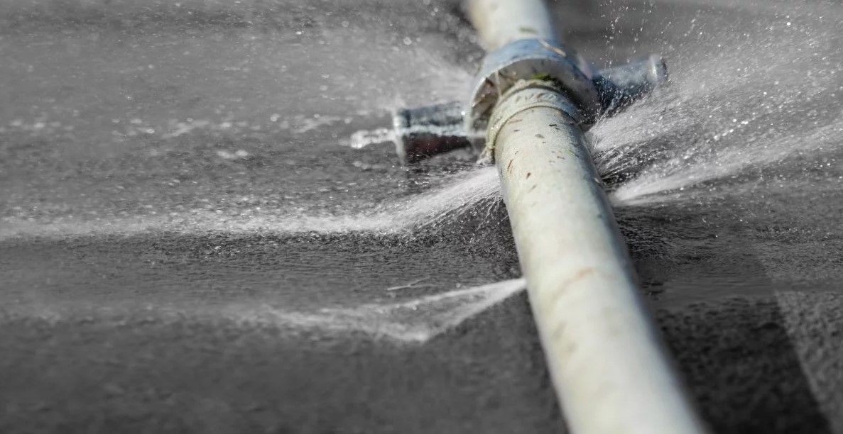 Provoca fuga desperdicio de agua en la colonia González