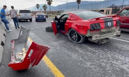 Aparatoso accidente en bulevar Fundadores, afortunadamente no hubo lesionados