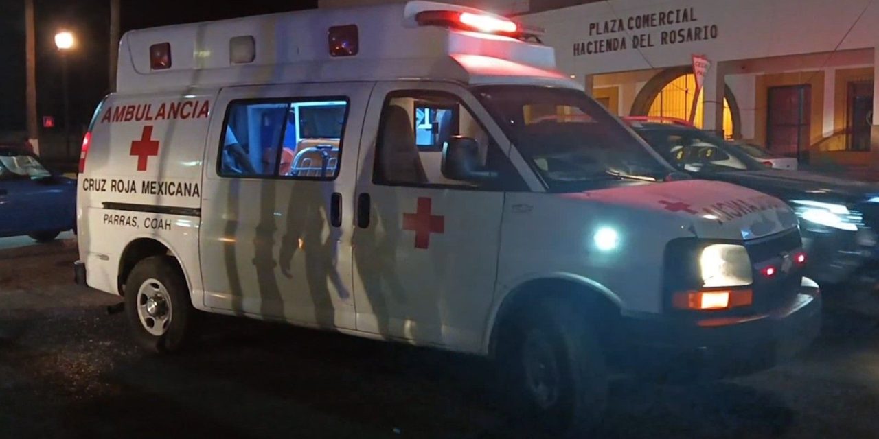 Arrollan a un adulto mayor y termina en un hospital en Parras