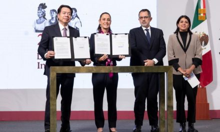 Sheinbaum anuncia decretos en beneficio de maestros en México