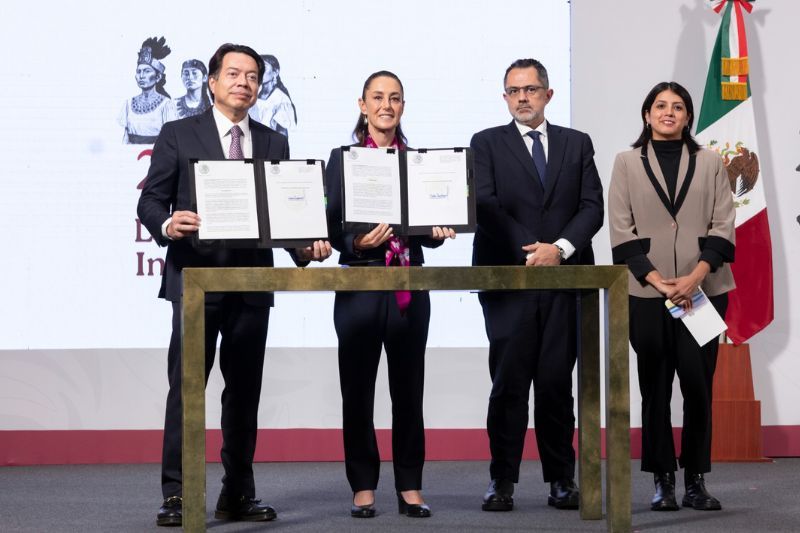 Sheinbaum anuncia decretos en beneficio de maestros en México