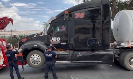 Decomisan pipa con 63 mil litros de combustible ilegal en Ramos Arizpe