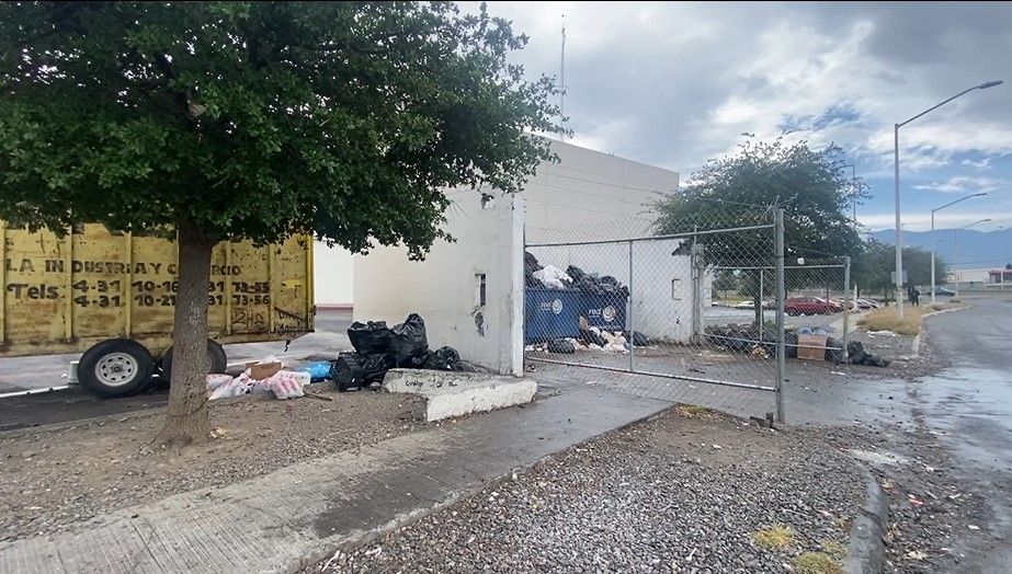 Denuncian a centro comercial tras un exceso de residuos mal clasificados