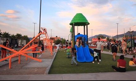 Disfrutan miles de saltillenses la plaza Mirasierra Spurs