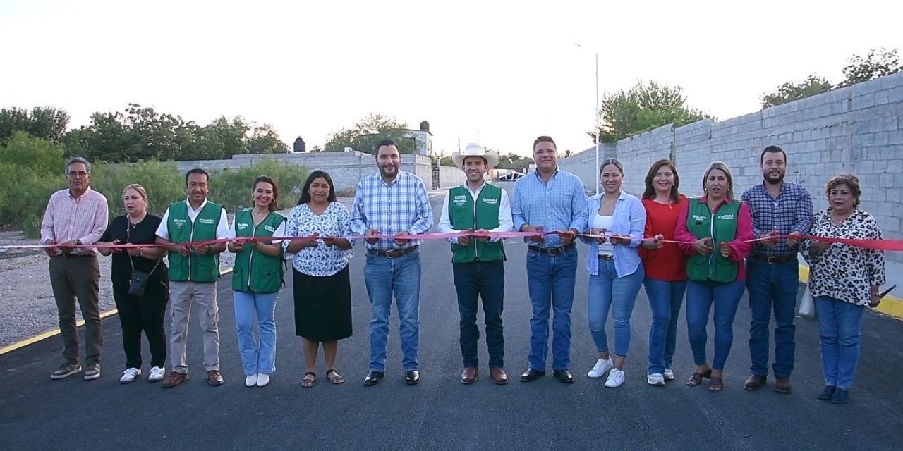 Entrega el alcalde de Monclova una obra de pavimentación en colonia