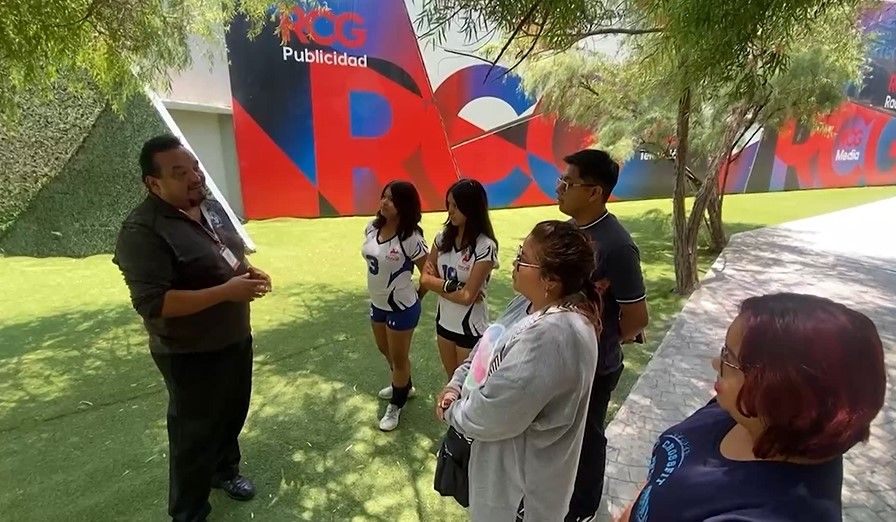 Entrenador busca limpiar su imagen, lo acusan de agresión a joven