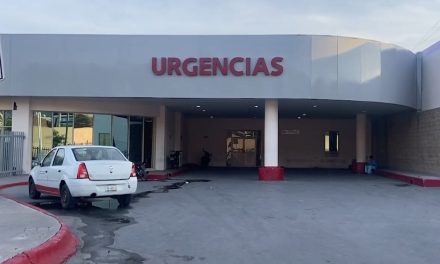 Saltillo: Jovencita de 15 años tuvo parto en el baño de su casa; no sabía que estaba embarazada