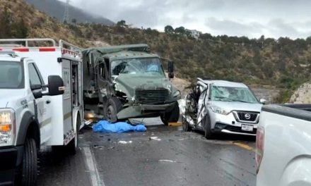 Camión del ejército ocasiona accidente al quedarse sin frenos y deja a una persona sin vida en Los Chorros