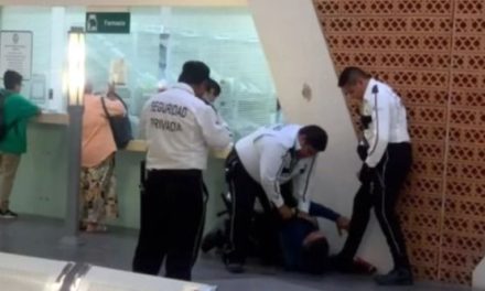 Paciente convulsiona tras ser sometido por guardias en hospital del IMSS en Colima