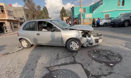 Mujer lesionada tras accidente en la colonia Bellavista