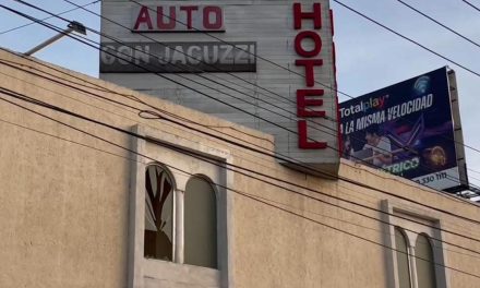 Noche de fiesta termina en tragedia; hombre cayó desde el segundo piso de un motel en Ramos Arizpe