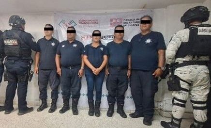 Cinco policías terminan detenidos en Chiapas por el homicidio de una mujer en prisión preventiva