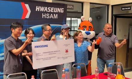 Recibe Fundación ‘Por amor a ti’ donativo de la empresa coreana Hwaseung